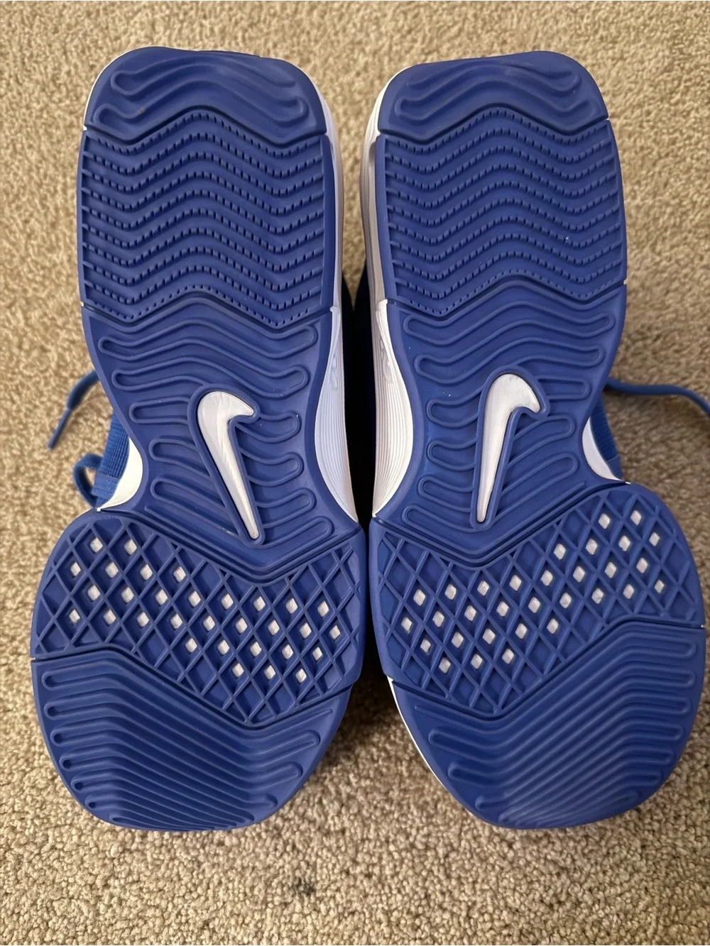Nike visible up