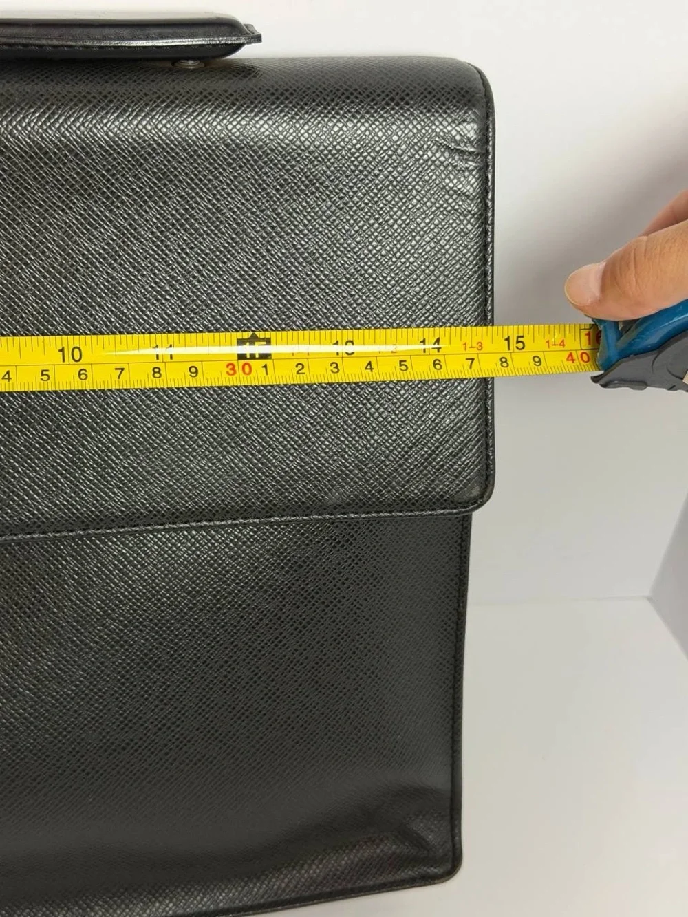 Louis Vuitton Taiga Porte-Documents Angara Briefcase