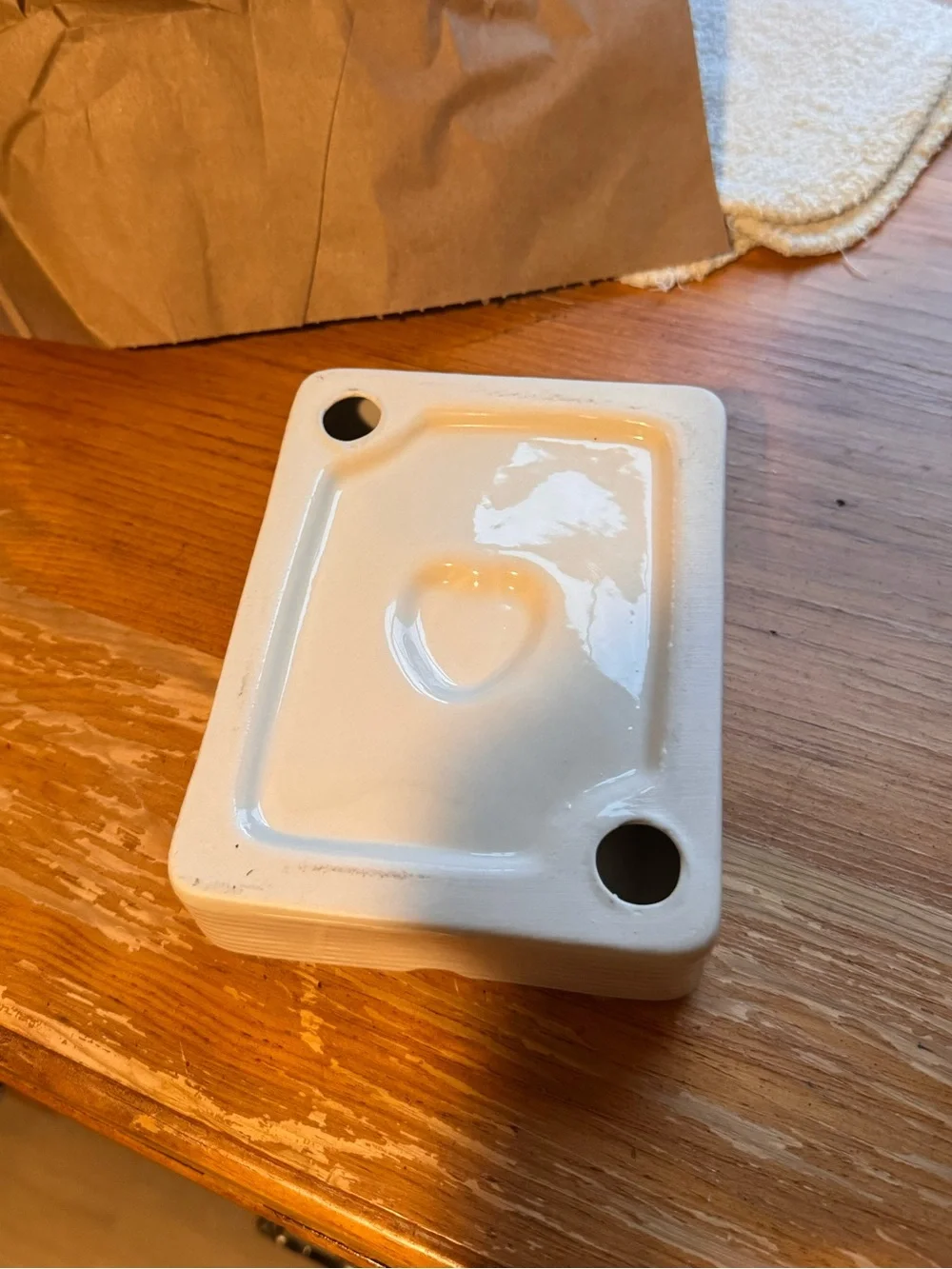 N/A white ceramic