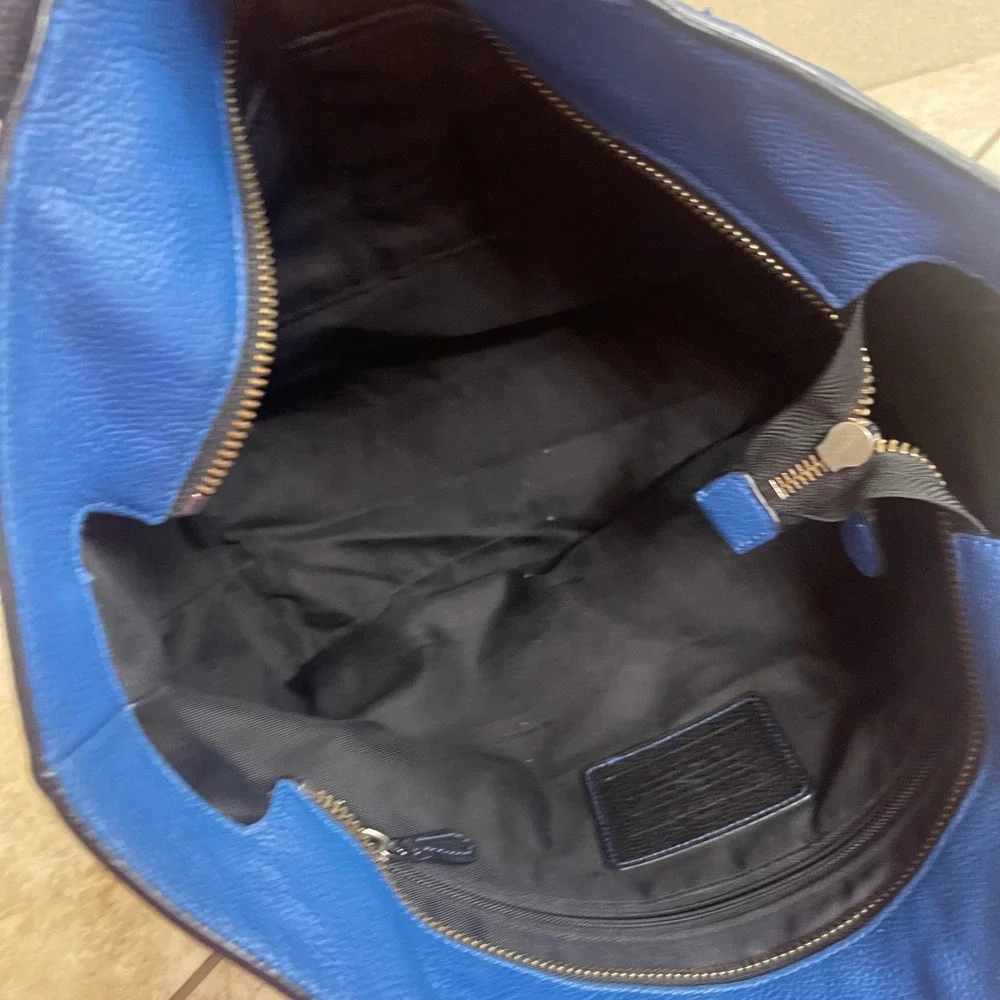 Coach Cobalt Blue Pebbled Leather Tote Bag Large Shoulder Bag  no hang tag