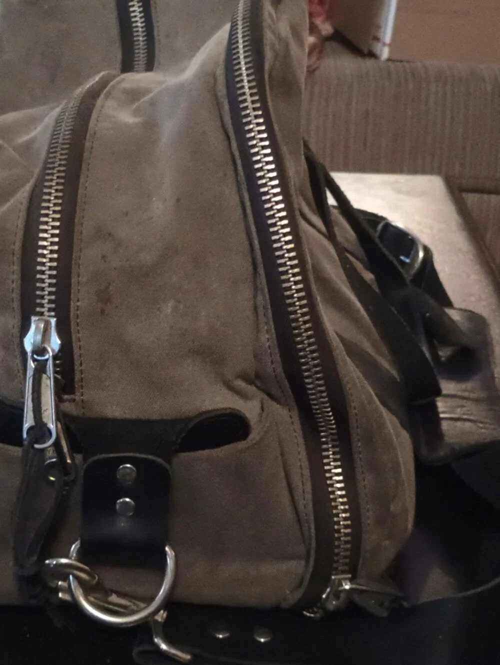 Vintage durable olive
