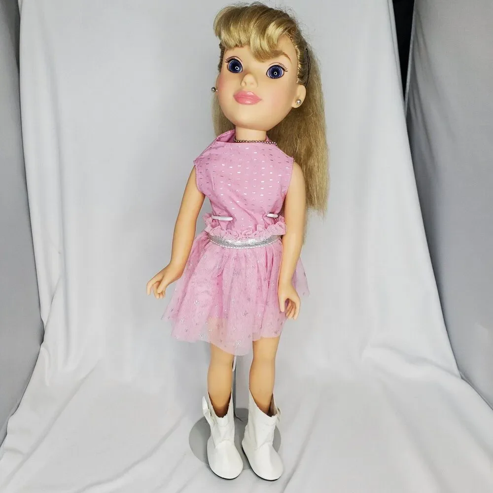 Disney 2010 Doll 19