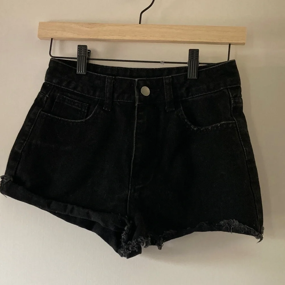 SHEIN Kids Black Denim Shorts