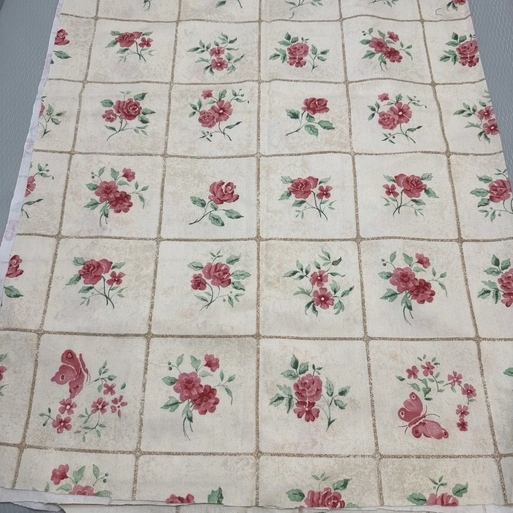 Vintage Fabric Pink Roses On A Cream Color Background 44