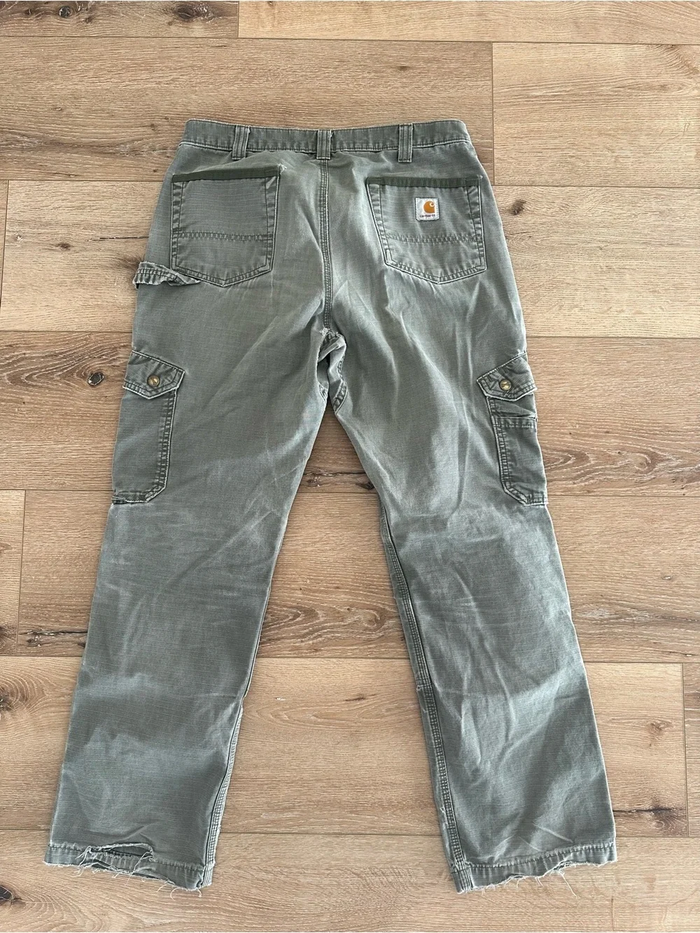Carhartt olive green
