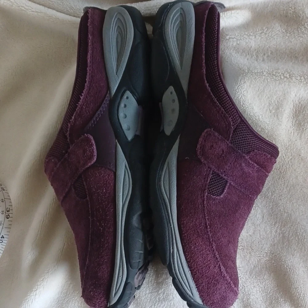 Easy Spirit Woman's Esezslide Comfort Sneaker