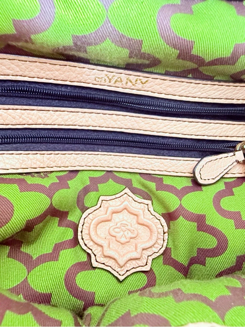 orYANY photos logo straps•