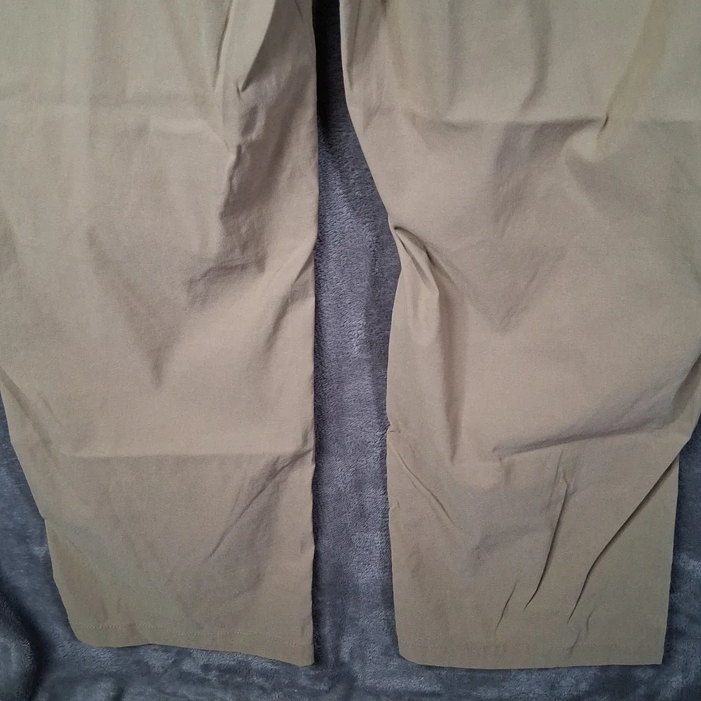 Eddie Bauer Rainer Cargo Pants Men Size 36x30 Khaki Mid-Rise Stretch UPF DWR