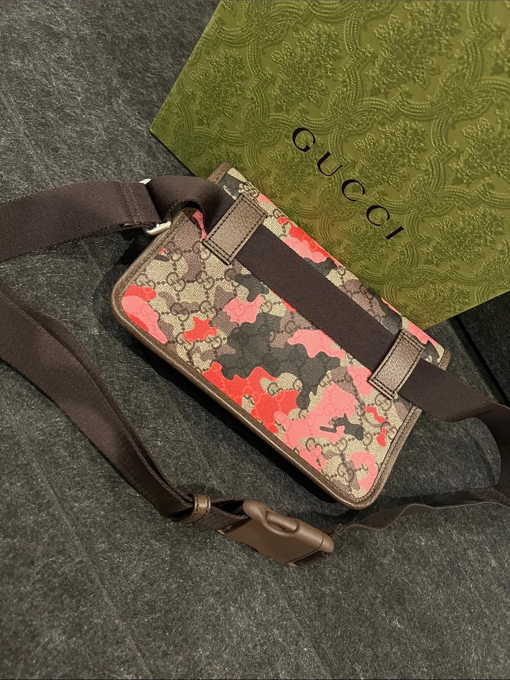 Gucci crossbody pink