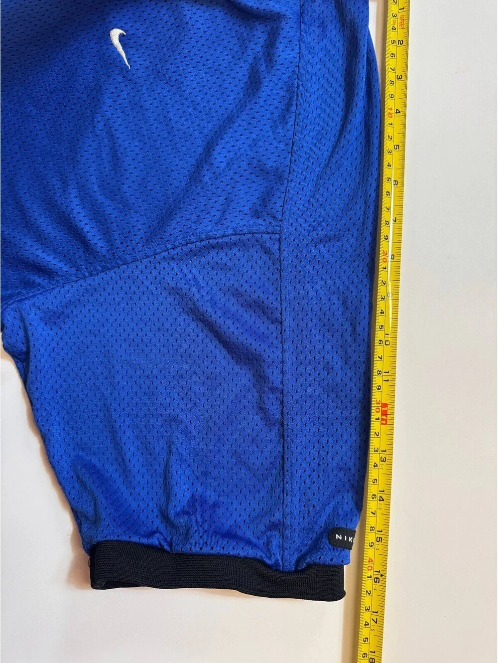 Nike Men's Size L Blue Mesh V-Neck Short Sleeve Athletic Pullover Taiwan T-Shirt