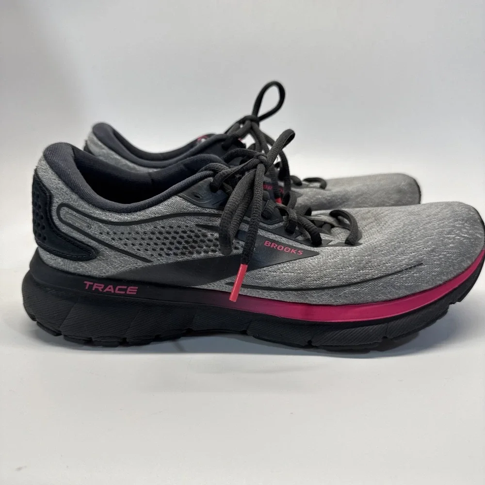 Brooks item womens