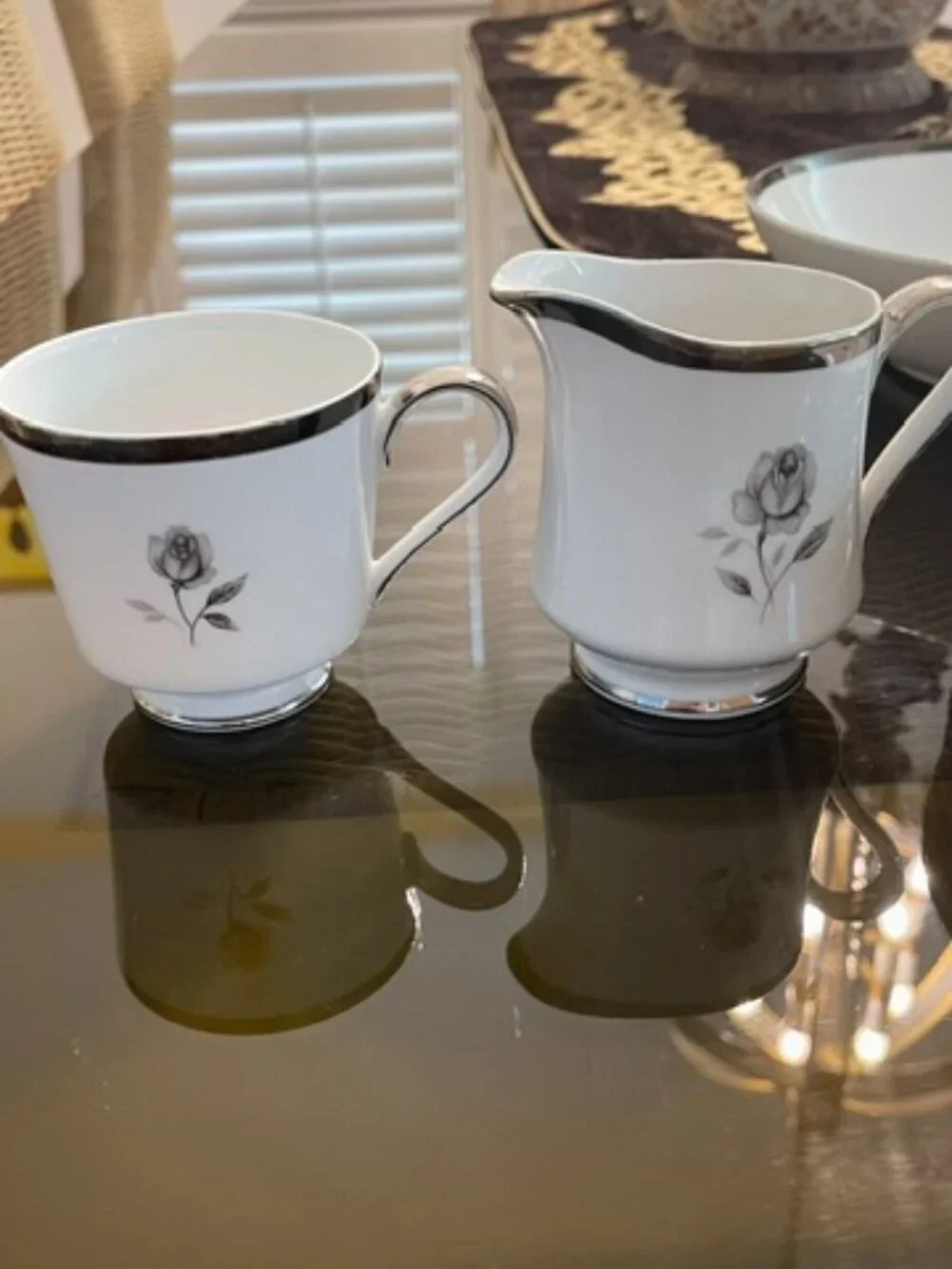 Vintage Rosemont 40 pieces Set Japan (setting for 6)