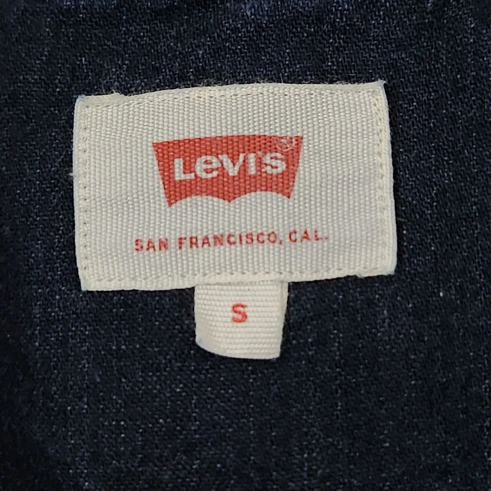 Levis measurements shoulder