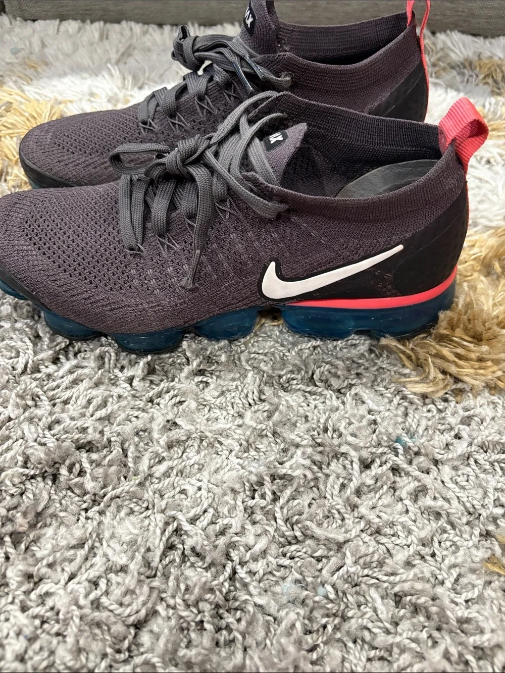 Nike lightweight flyknit