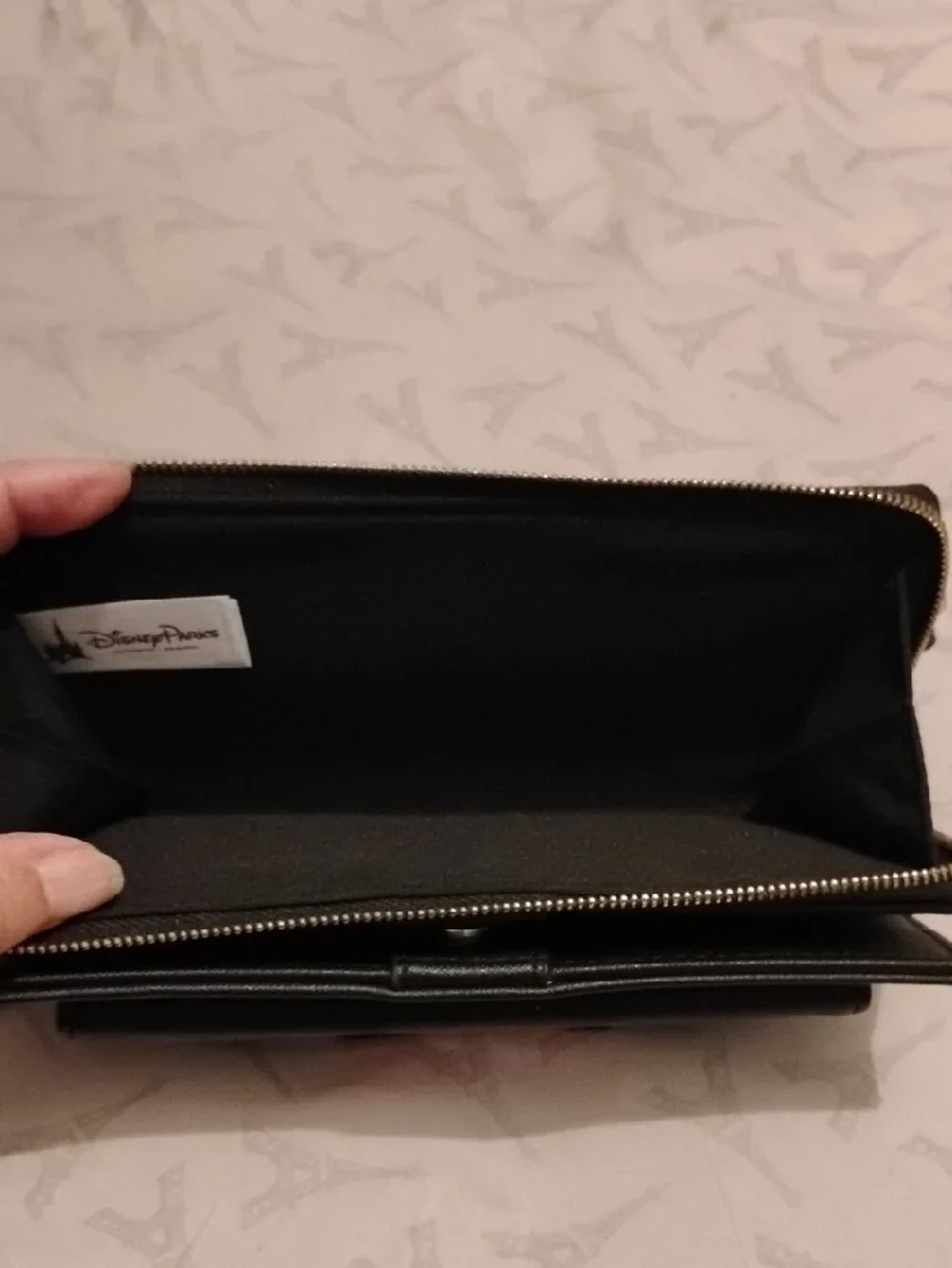 Disney Parks Black & White Striped Wristlet Wallet Minnie Mouse Red Bow NWOT
