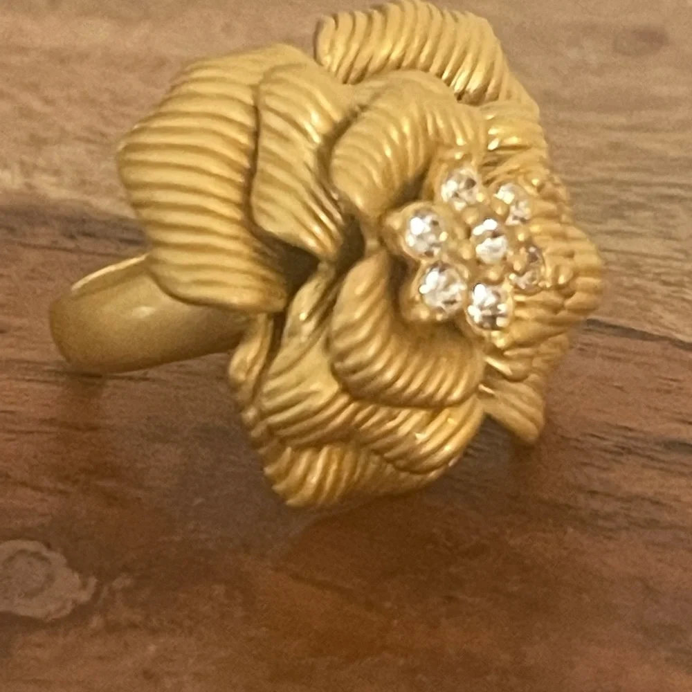 Premier Designs In Bloom antique gold flower ring