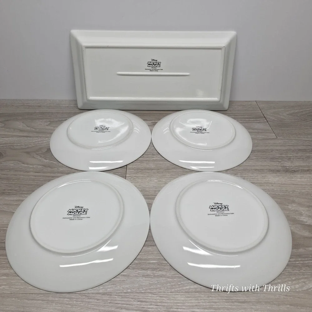 Disney's Mickey Mouse - Holiday Serving Platter With (4) Plates‎ - Mousetastic!!