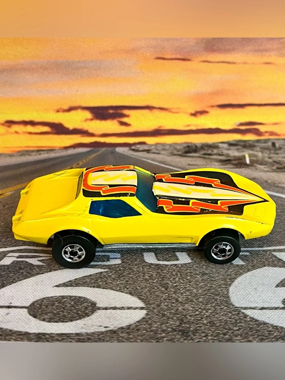Hot Wheels 1975 Blackwall Corvette Stingray Yellow Ribbon Hong Kong