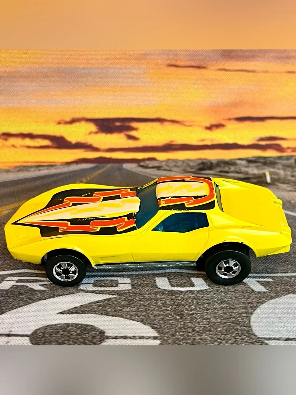 Hot Wheels 1975 Blackwall Corvette Stingray Yellow Ribbon Hong Kong