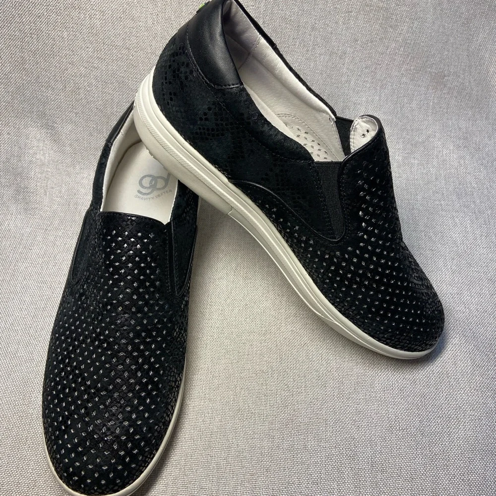 - Women's Clara Casual Flats. Leather Size USA 10W