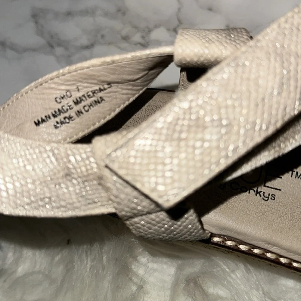 Boutique by Corkys size 7 Oro sandals wedges