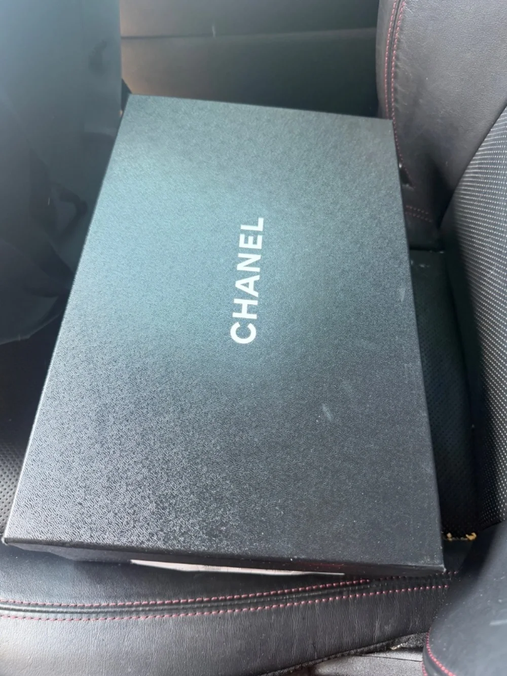CHANEL never dust