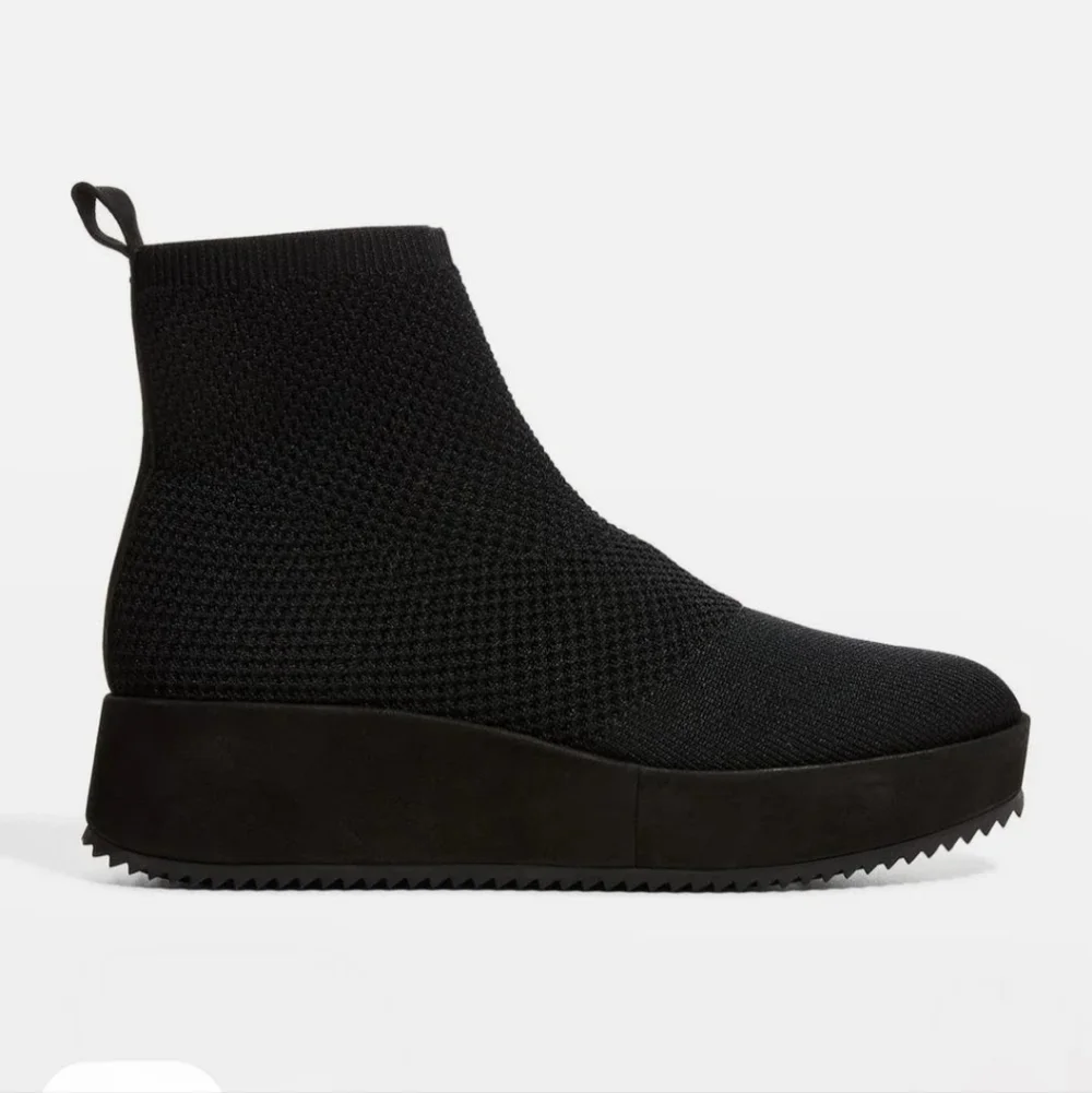 Eileen Fisher toe size upper