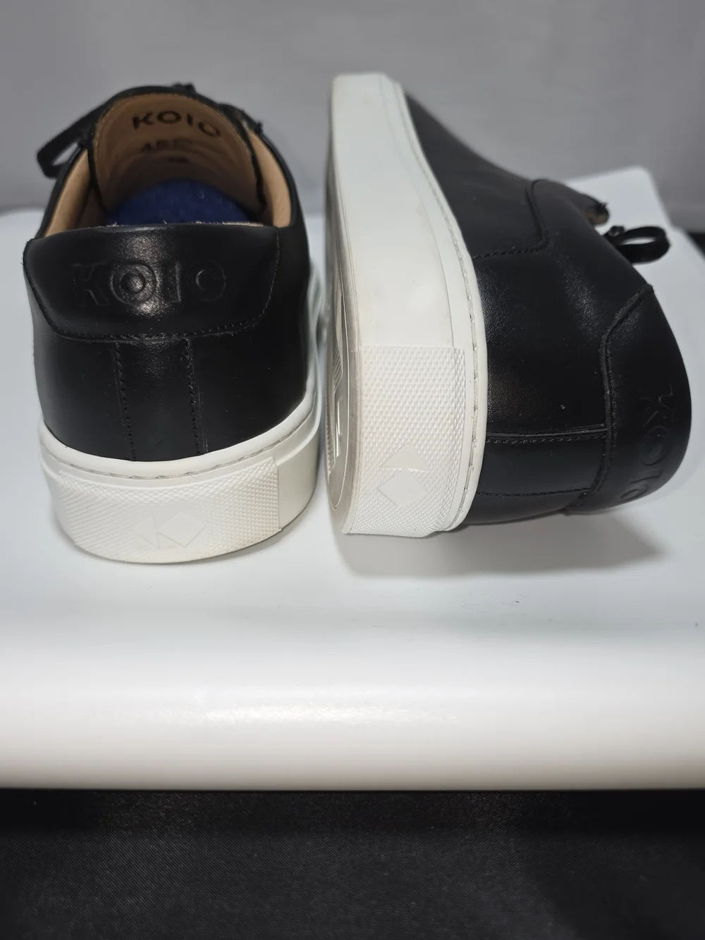 KOIO sleek black