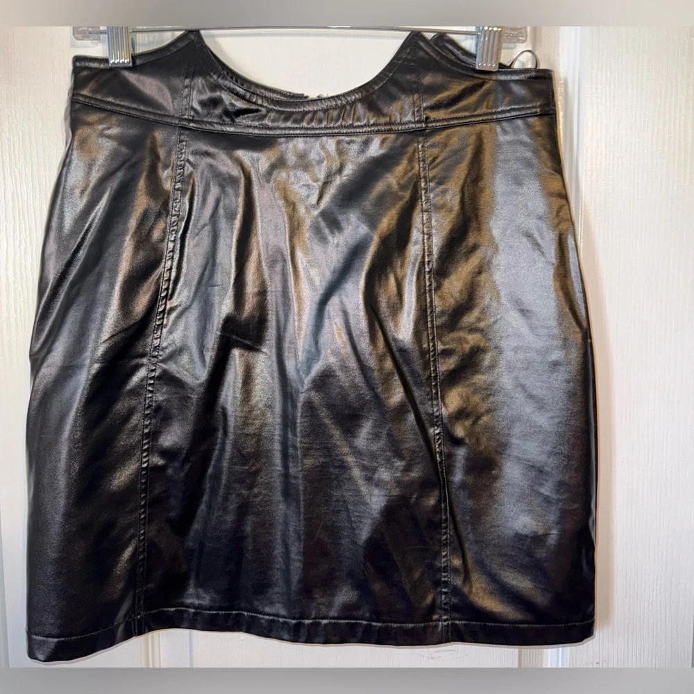 SHEIN Black Faux Leather High Waisted Mini Skirt Back Zip Size L