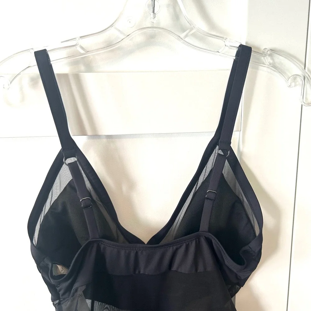NWT Kenneth Cole Women's Black Mesh Detail One Piece Swimsuit in Size‎ M