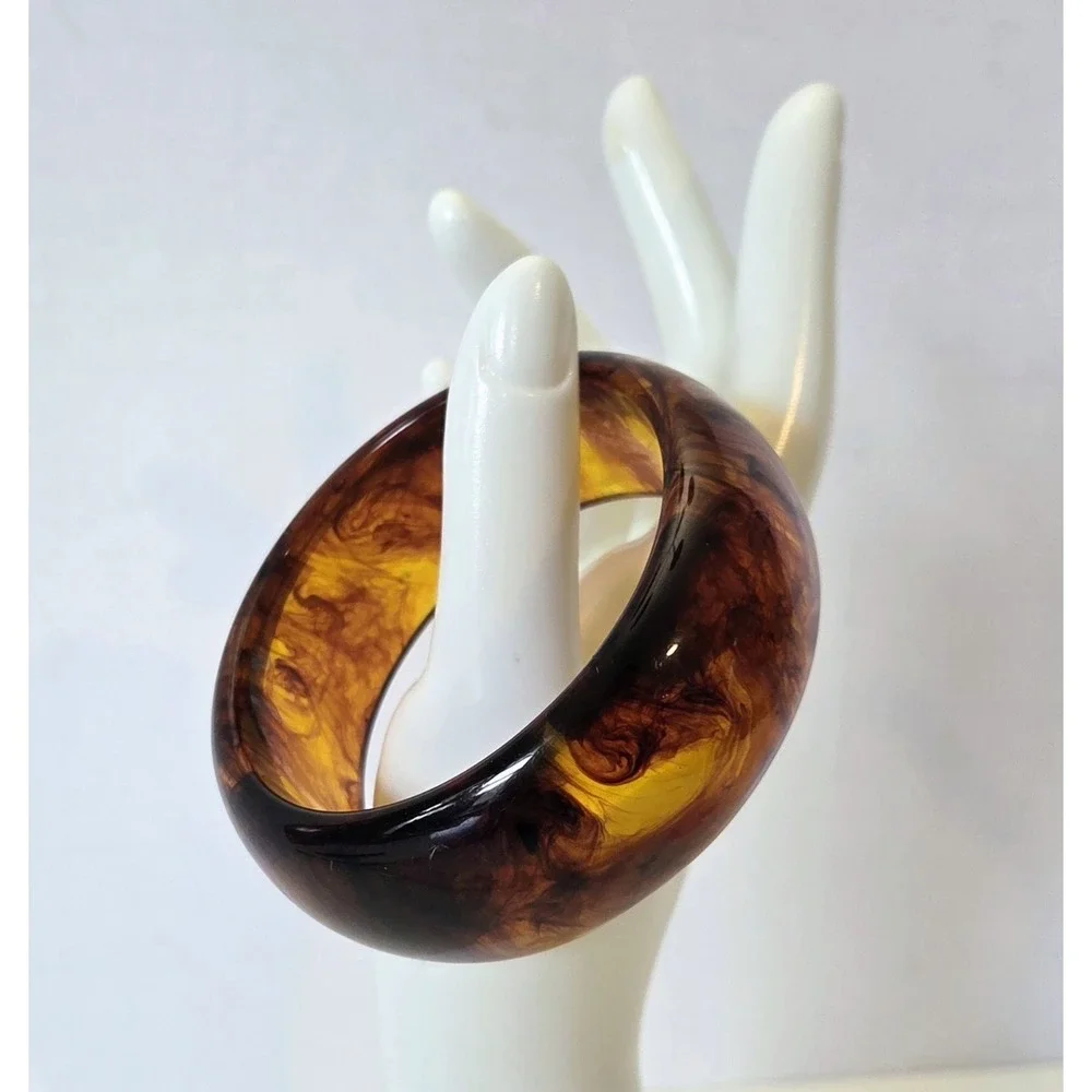 The Unbranded Brand vintage bangle
