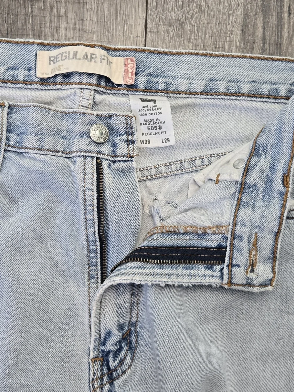 Levi’s 505 Regular Fit Straight Leg Jeans Men’s W36 L29 Light Wash Distressed