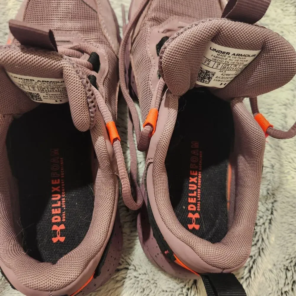 Under Armour preowned no