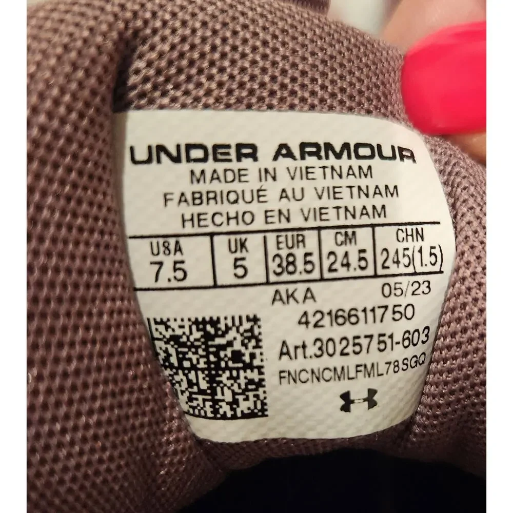 Under Armour preowned no