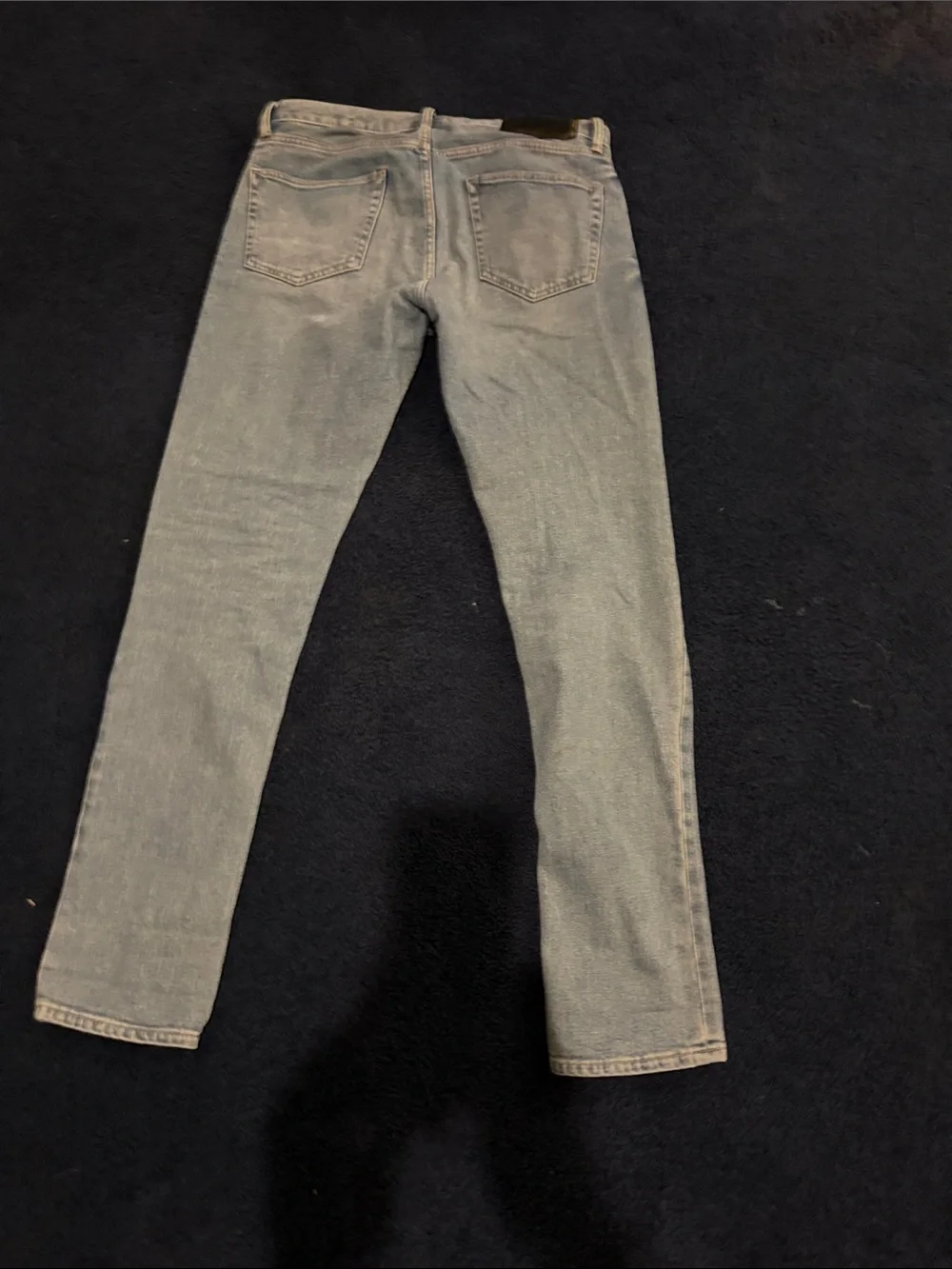 Buck Mason fading leg look
