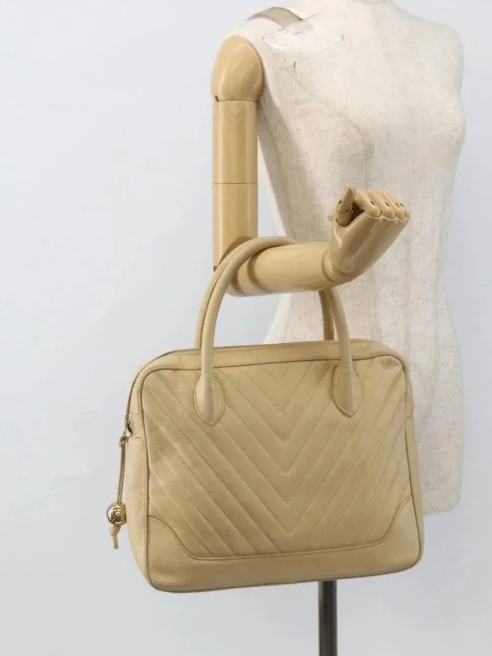 CHANEL Hand Bag Grained Calf Skin Cream Gold CC Auth 174548