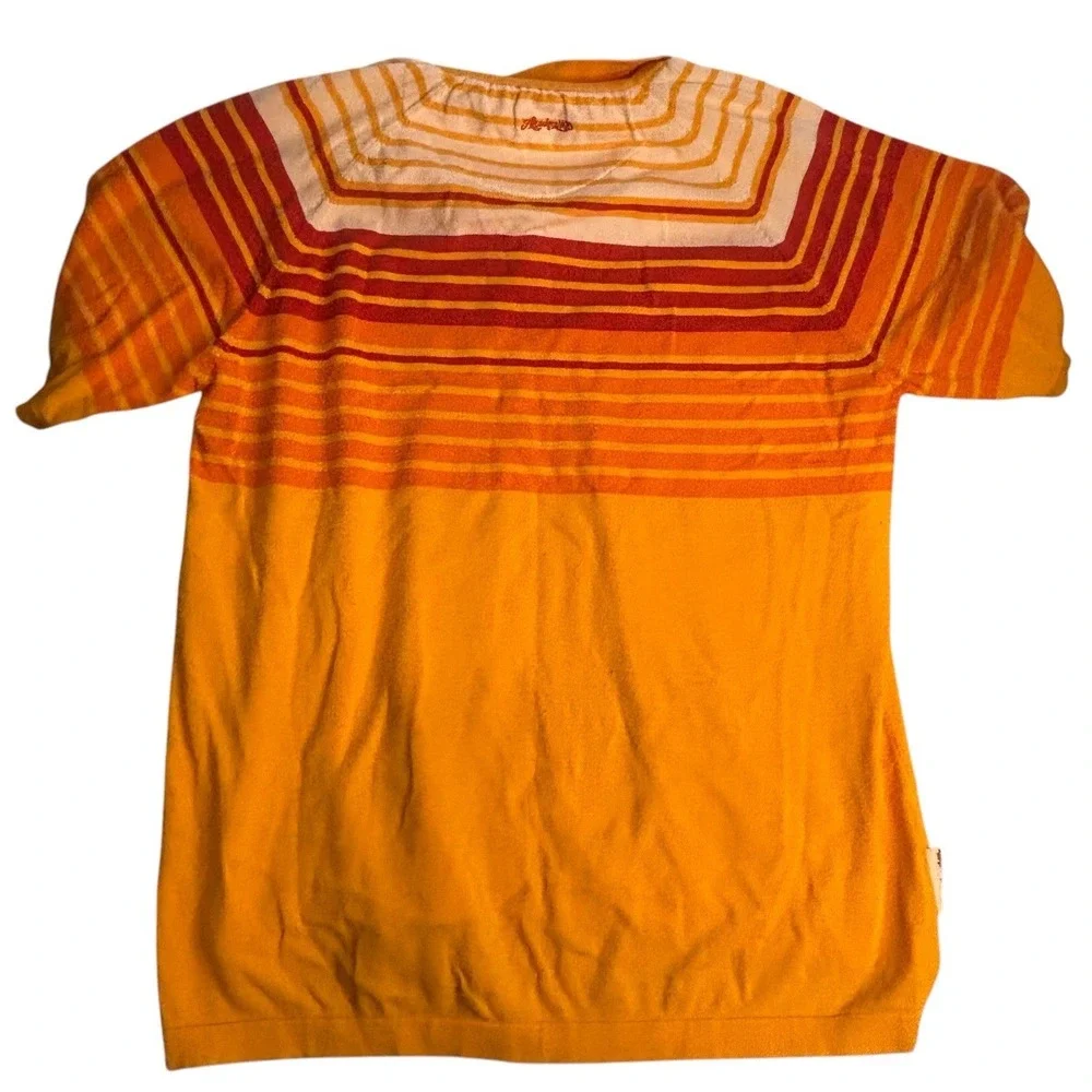 Akademiks brightly colored