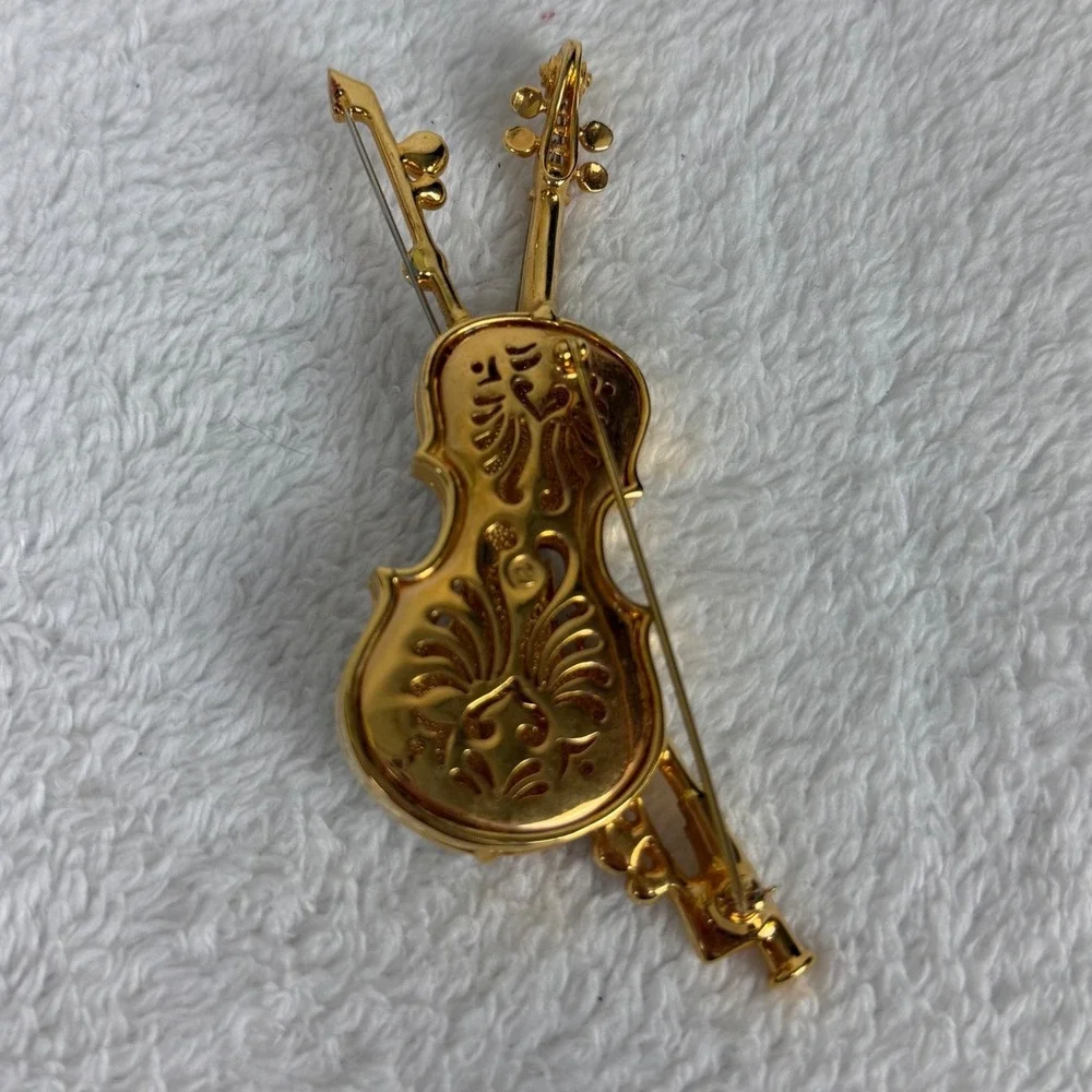 Vintage Swavorski Crystal Gold Tone Violin Brooch‎ Pin with Faux Pearls Jewelry