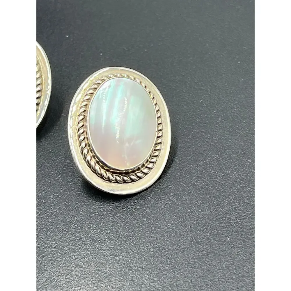 Rew Dinah‎ Richard Edward Wiley Sterling Silver Oval Mother of Pearl Earrings