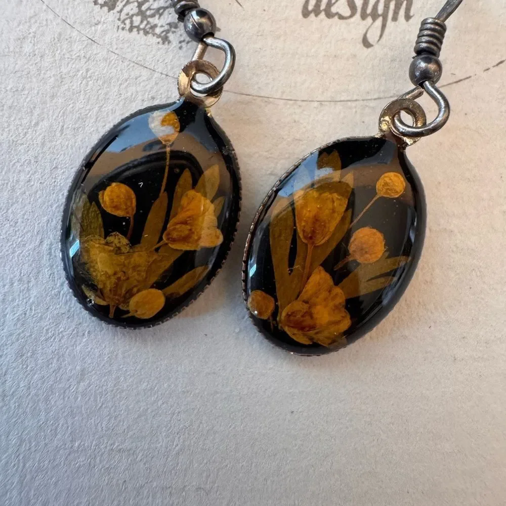 mary lawrence dedign dried dangle