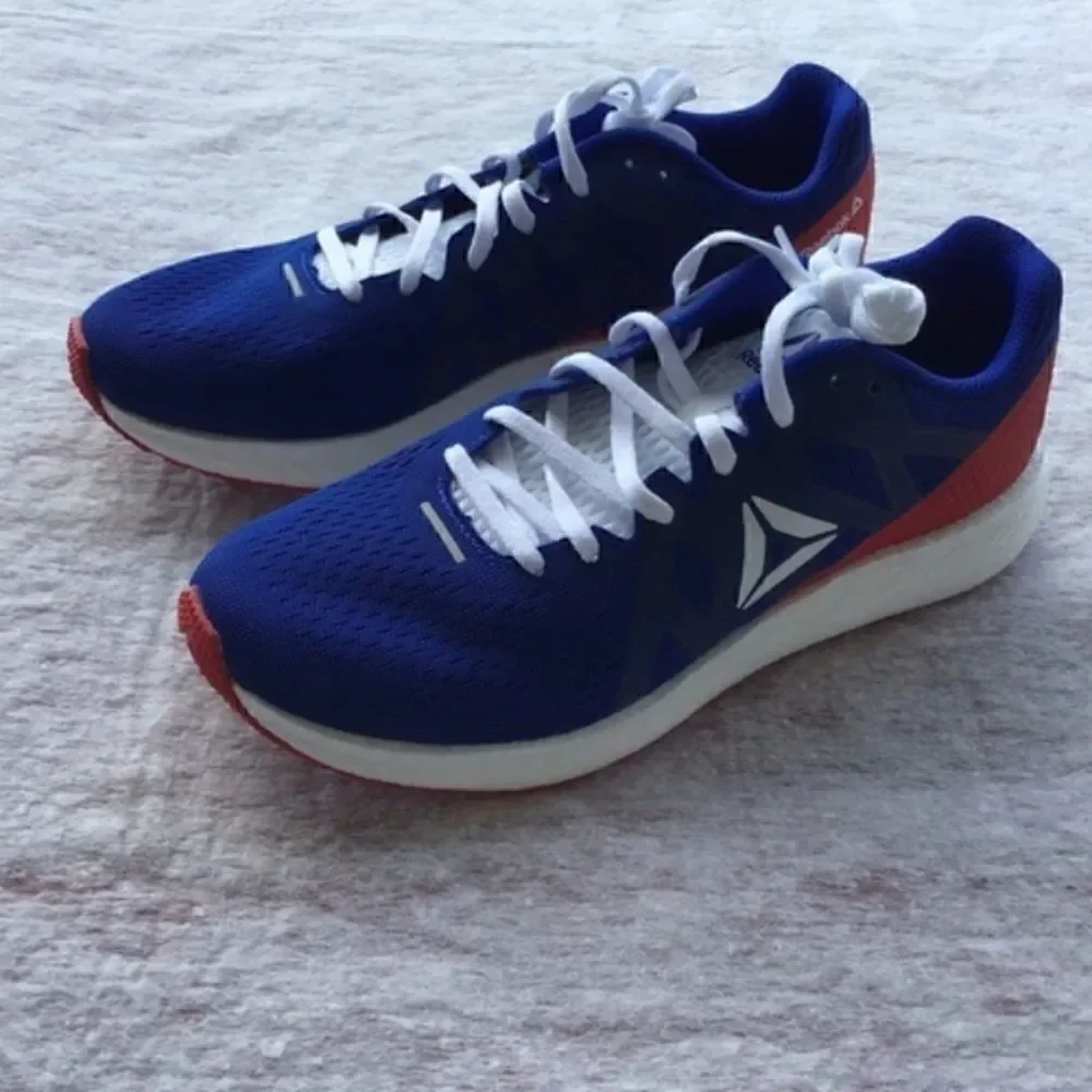 REEBOK FOREVER FLOATRIDE wns size 8.5