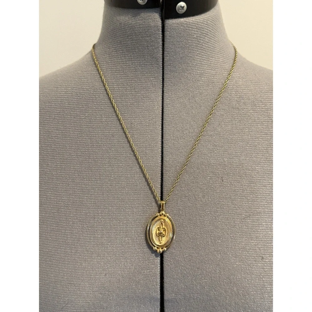 Vtg Avon Necklace 1983‎ Victorian Reversible Pendant Faux Black Onyx 21 in Chain