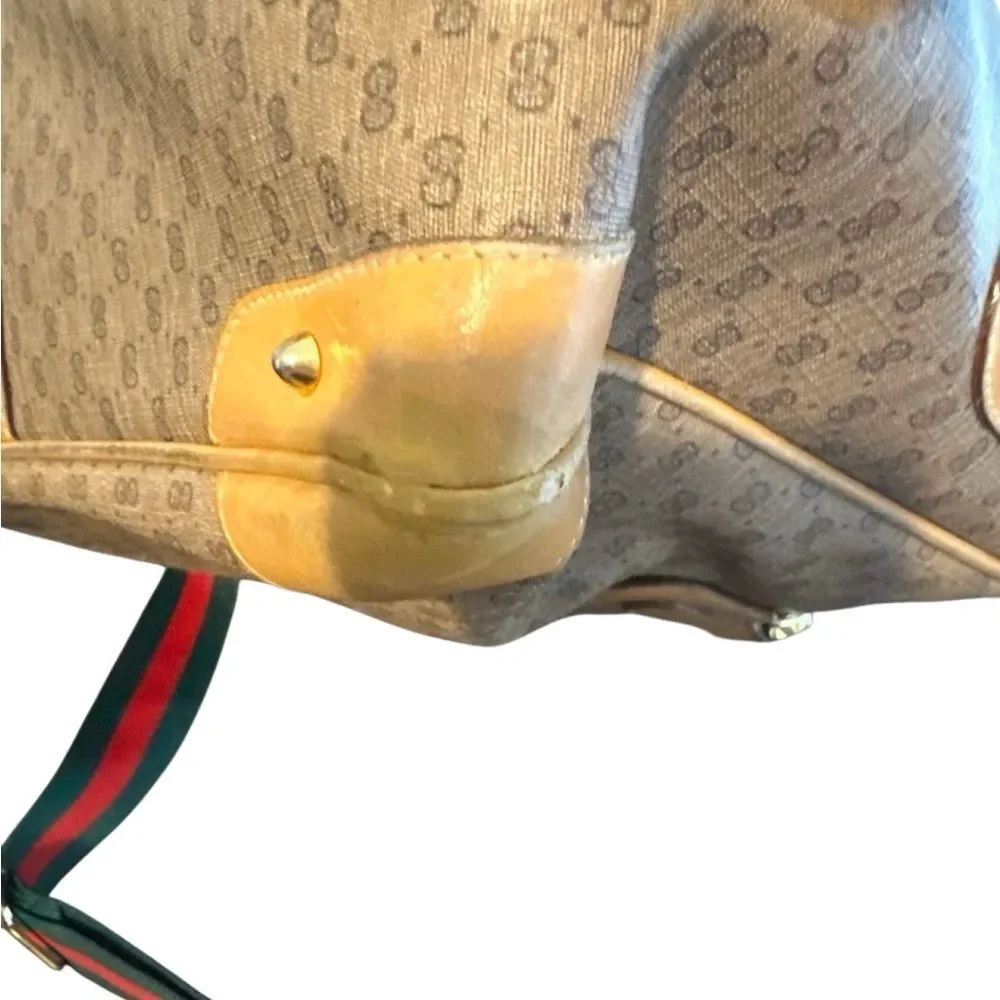 Gucci Beige Interior with Gold Accent