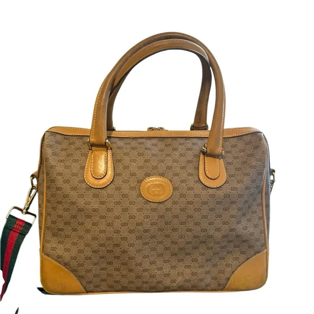 Gucci Beige Interior with Gold Accent