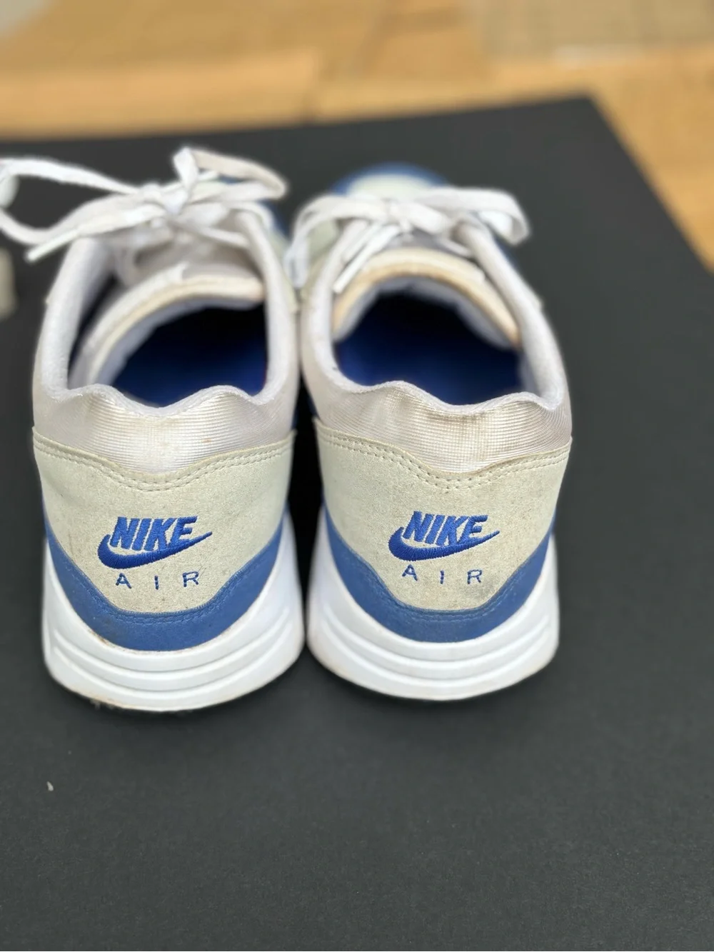 Nike lightweight men’s