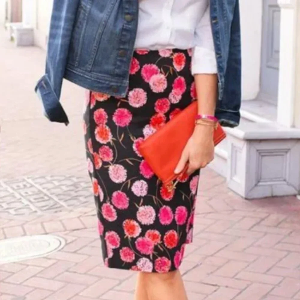 Talbots Black and Pink Floral Pencil Skirt Size: 2 Petite‎ NEW