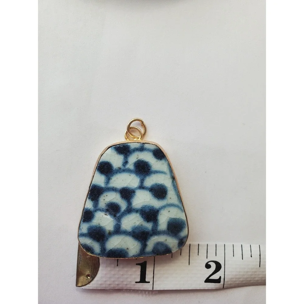 N/A handcrafted pendant