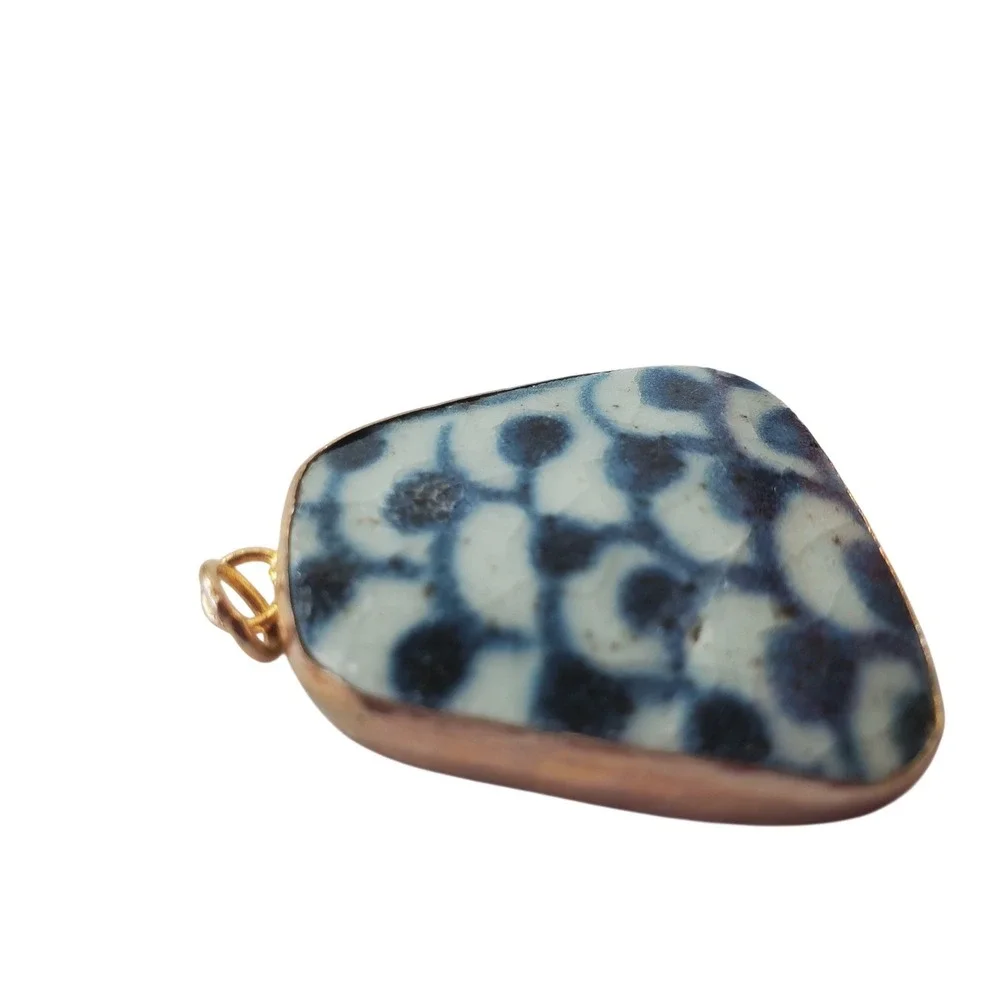 N/A handcrafted pendant
