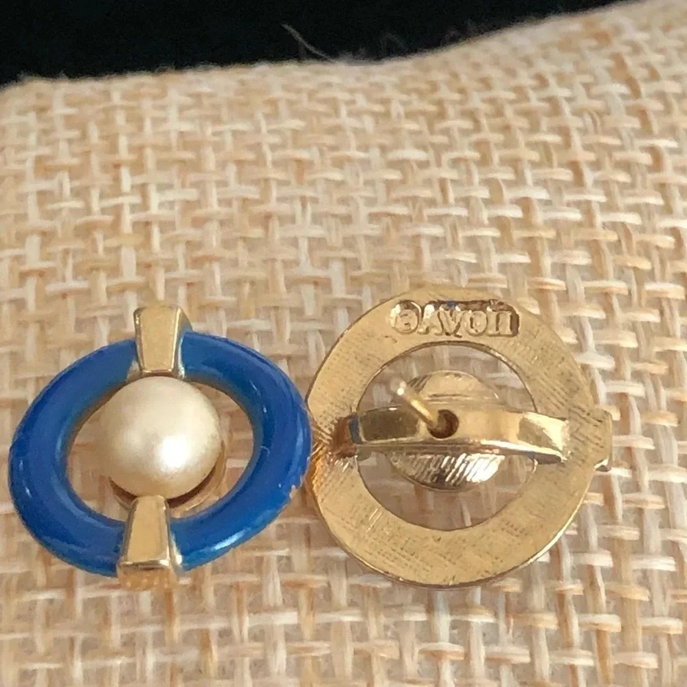 Avon pearls come
