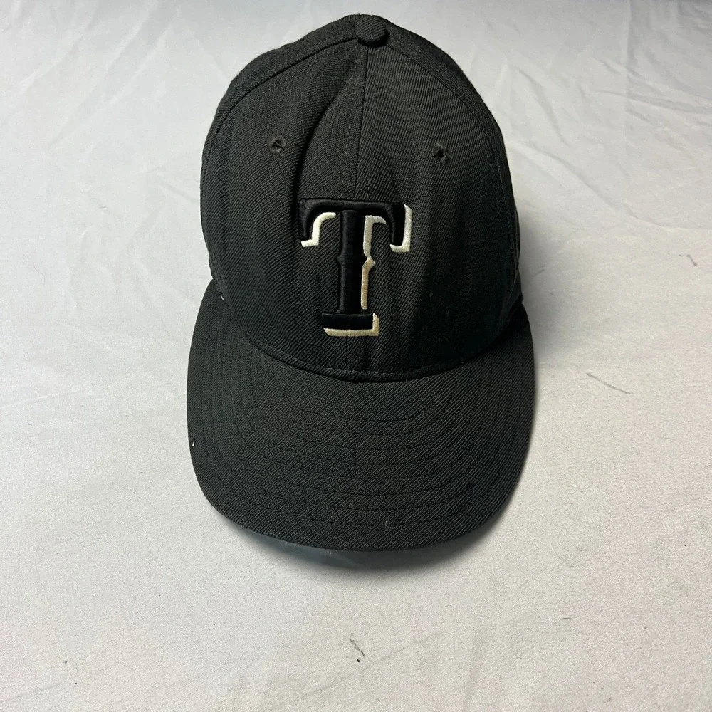 New Era Texas Rangers MLB Black on Black Fitted 59Fifty‎ Hat Cap Size 7 1/4